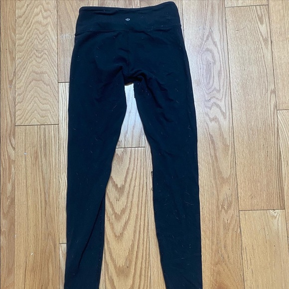 SIZE 4 black lululemon leggings - Picture 4 of 6